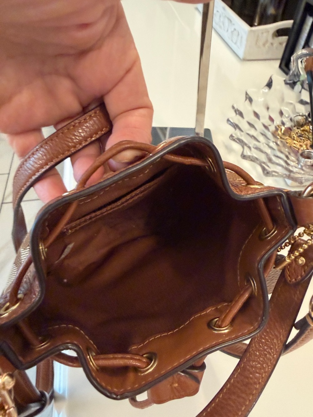 Coach Signature Rainbow Stripe
Bucket Bag | Jacquard Canvas & Leather - Picture 9 of 11